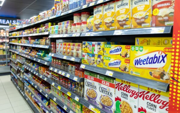 Shop shleving in corner shop